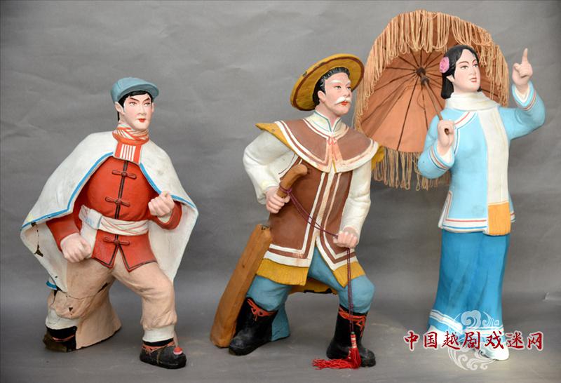 根据罗志摩作品《风雪摆渡》创作的泥塑作品（现藏越剧博物馆）.jpg