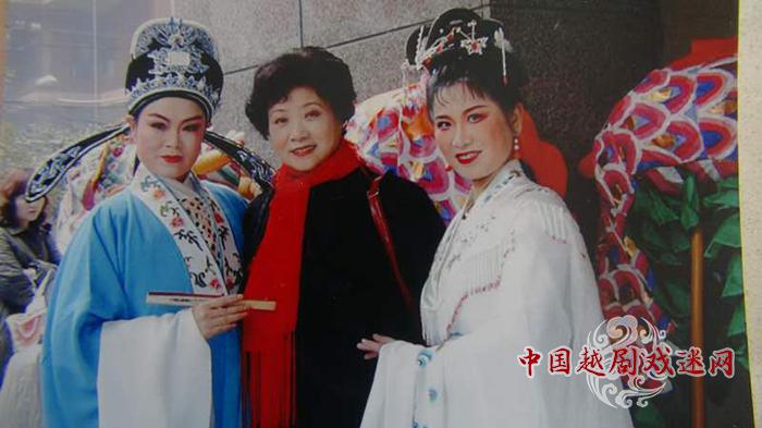 冯媛光老师（中）_副本.jpg